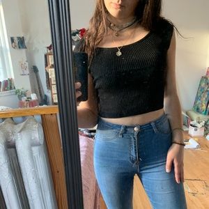 black ribbed crop tee